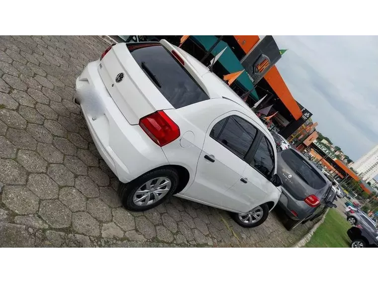 Volkswagen Gol Branco 3