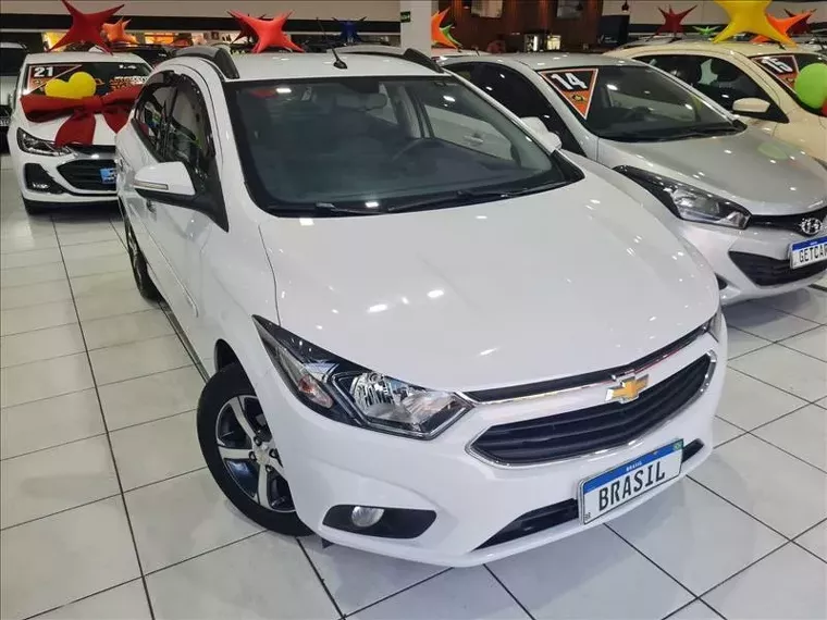 Chevrolet Onix Branco 1