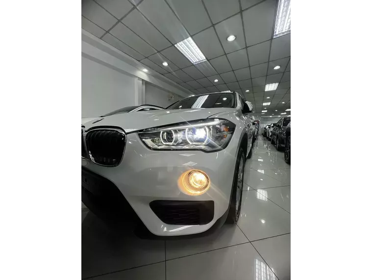 BMW X1 Branco 11