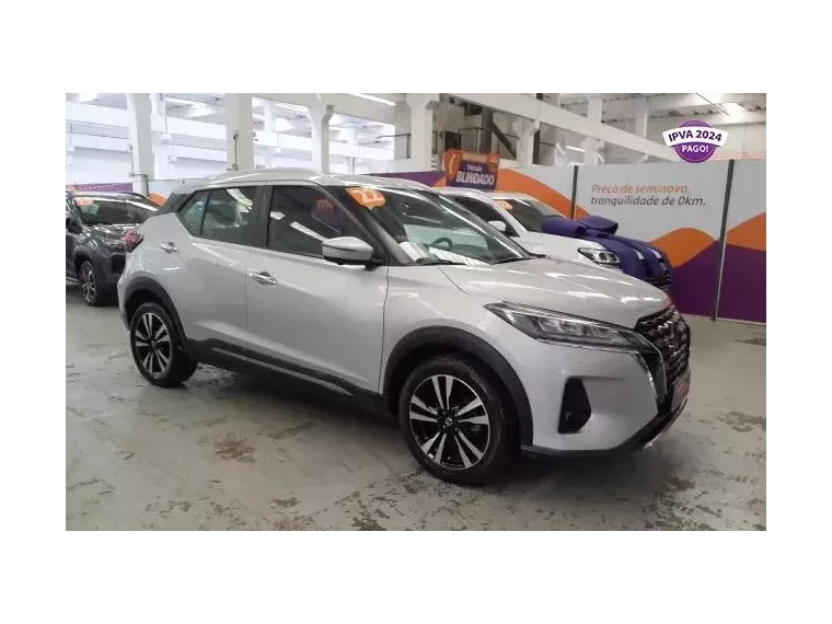 Nissan Kicks Prata 2