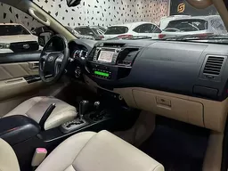 Toyota Hilux SW4