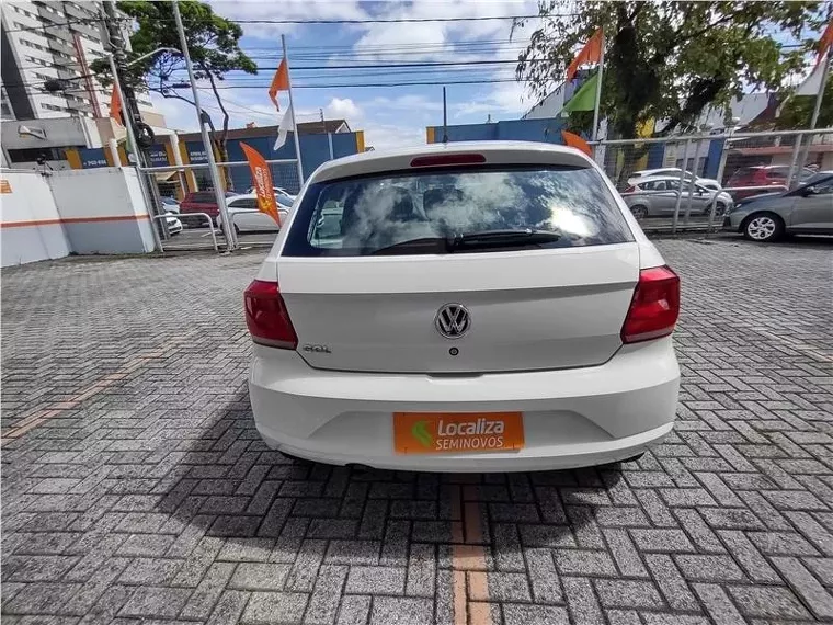 Volkswagen Gol Branco 11