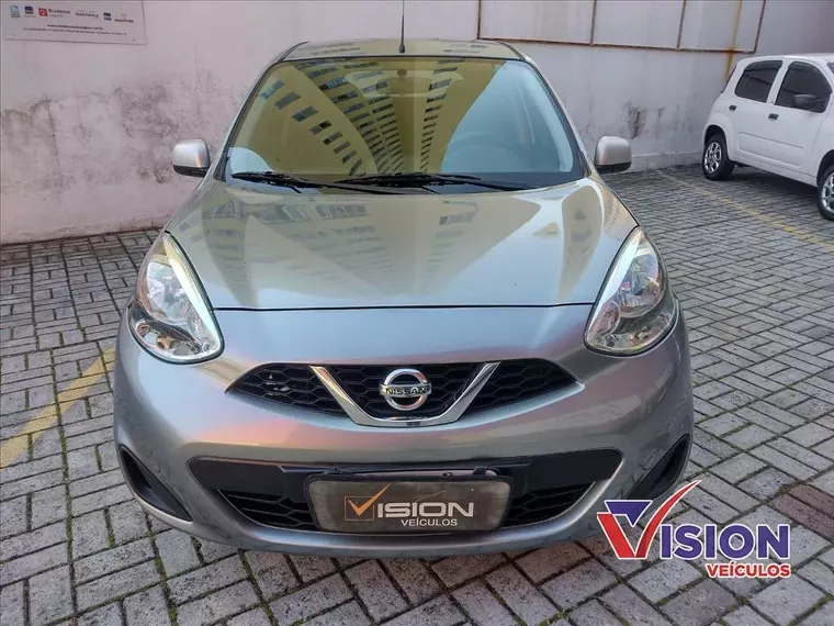 Nissan March Cinza 3