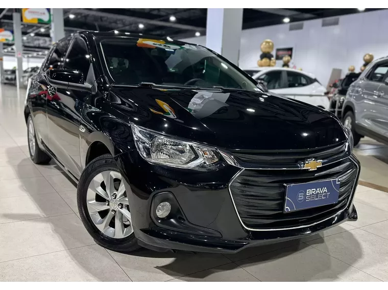 Chevrolet Onix Preto 1