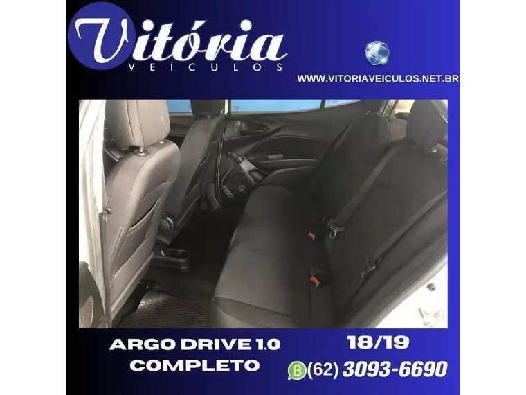 Fiat Argo Branco 13