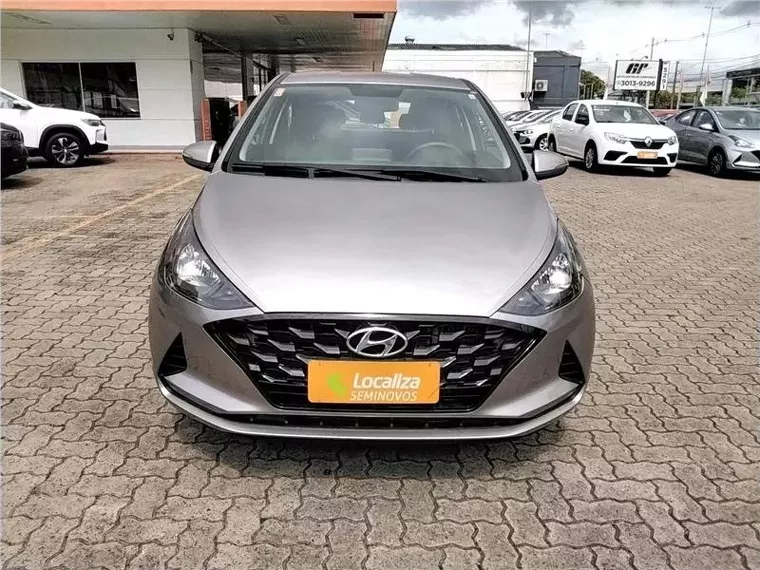 Hyundai HB20 Prata 12