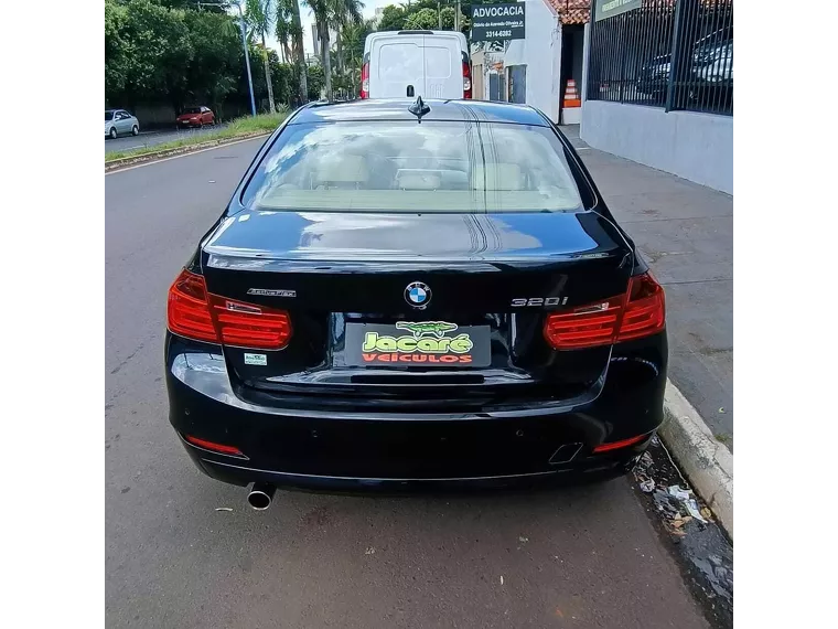 BMW 320i Preto 1