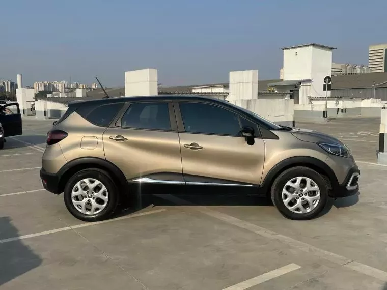 Renault Captur Bege 6