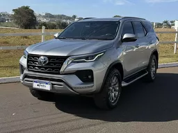 Toyota Hilux SW4