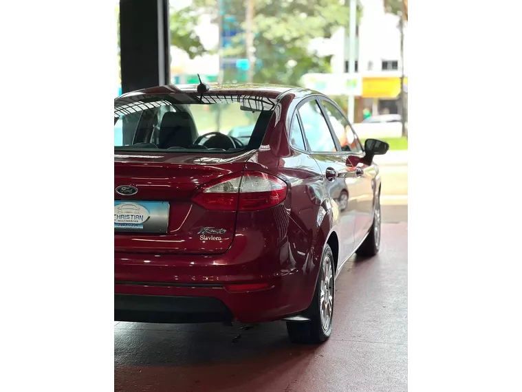 Ford Fiesta Vermelho 3