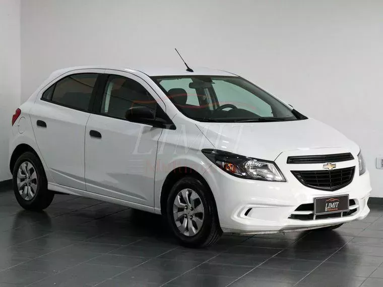 Chevrolet Onix Branco 6