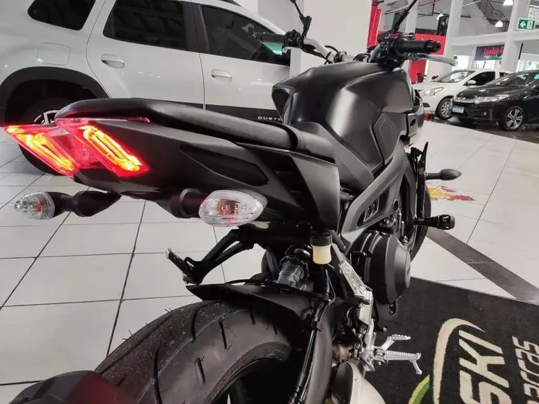 Yamaha MT-09 Preto 7