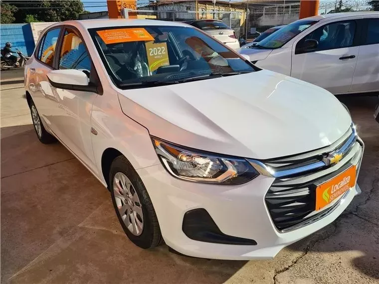 Chevrolet Onix Branco 3