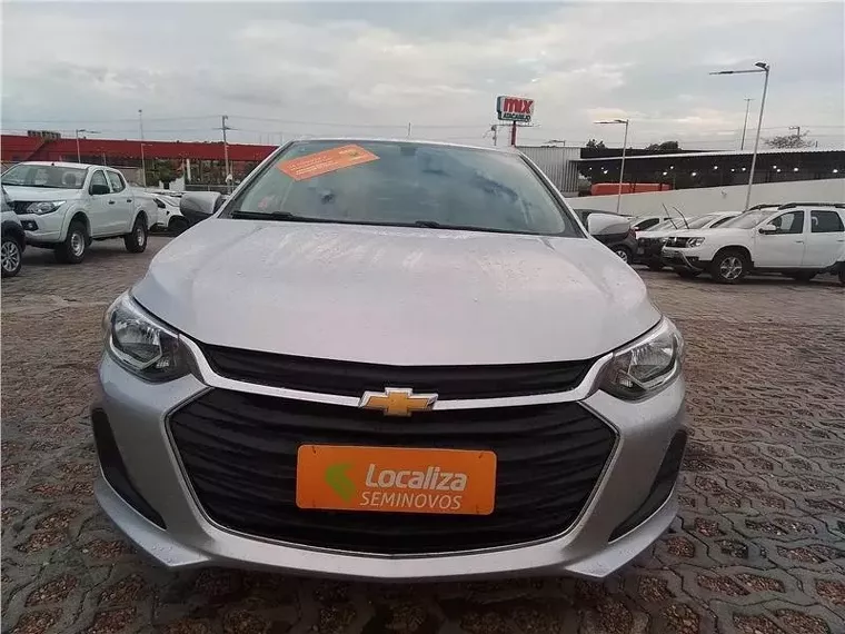 Chevrolet Onix Prata 7