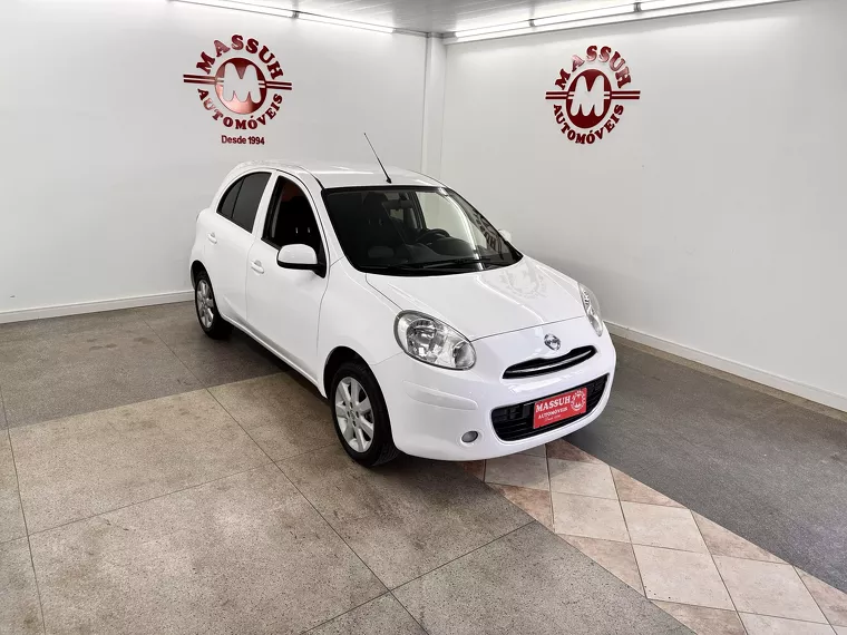 Nissan March Branco 6