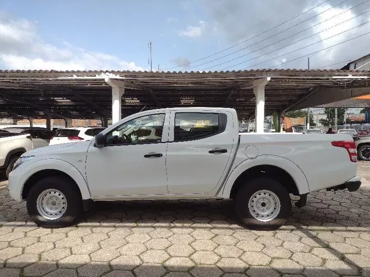 Mitsubishi L200 Triton Branco 11