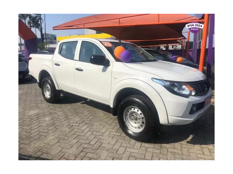 Mitsubishi L200 Branco 7