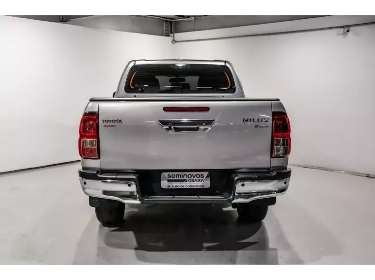 Toyota Hilux Prata 3