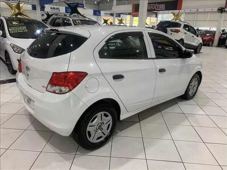 Chevrolet Onix Branco 6