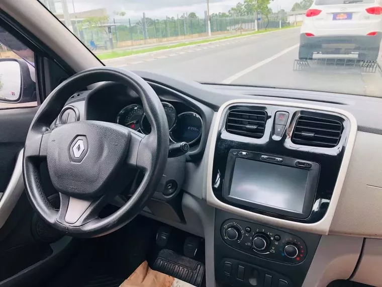 Renault Logan Prata 5