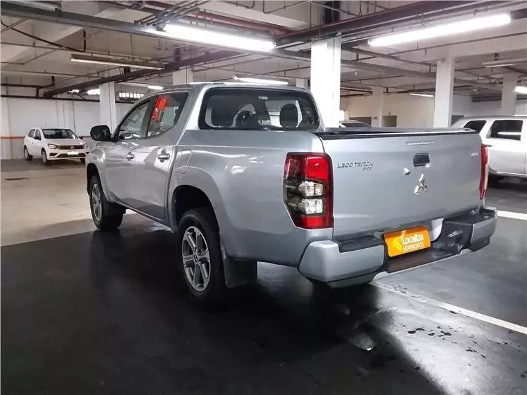 Mitsubishi L200 Triton Prata 1