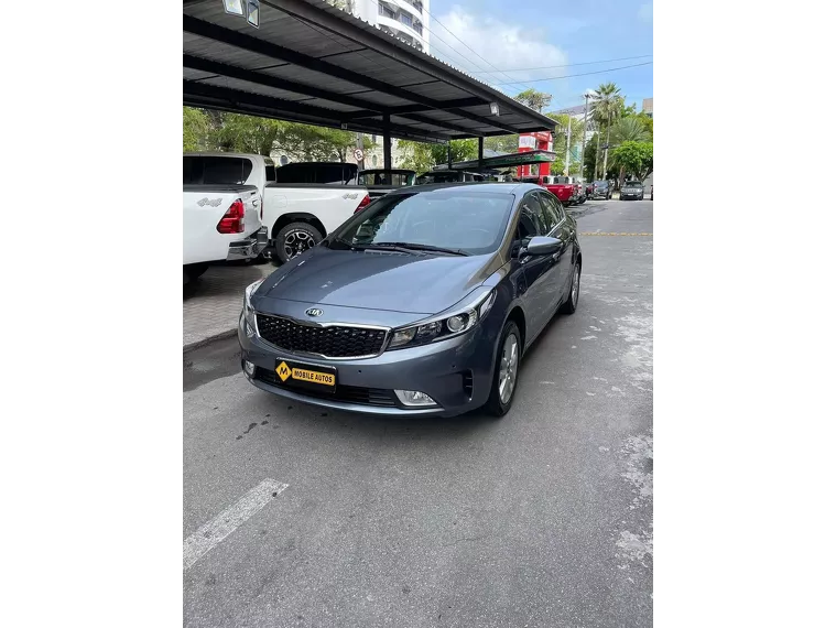 KIA Cerato Cinza 9