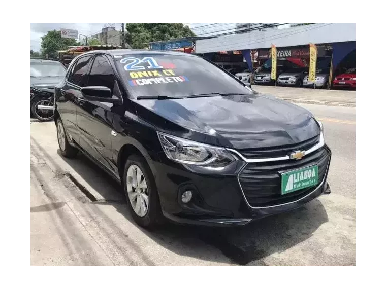 Chevrolet Onix Preto 8