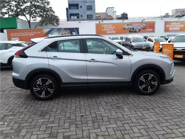 Mitsubishi Eclipse Cross Prata 2