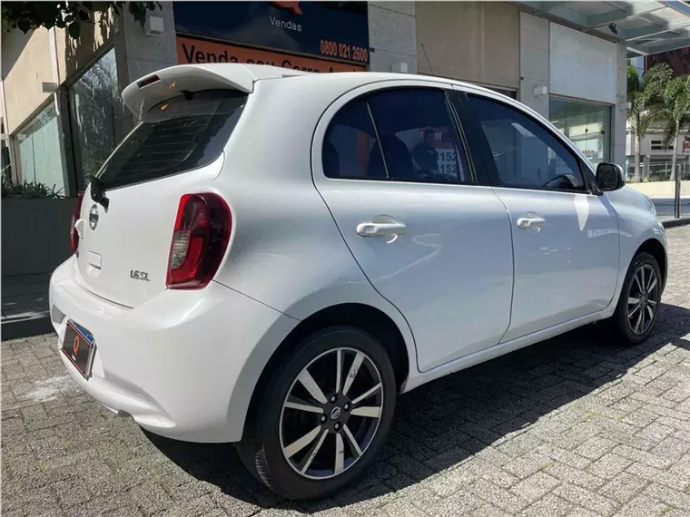 Nissan March Branco 2