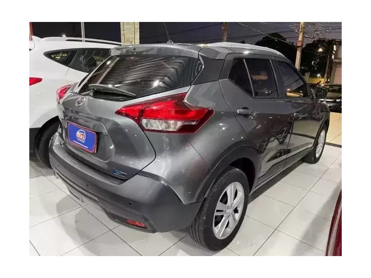 Nissan Kicks Cinza 6