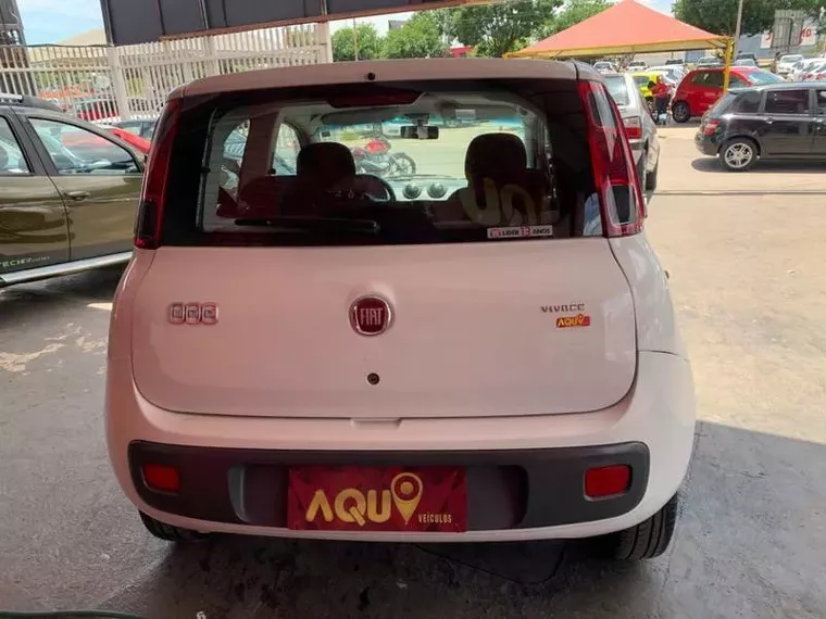 Fiat Uno Branco 13