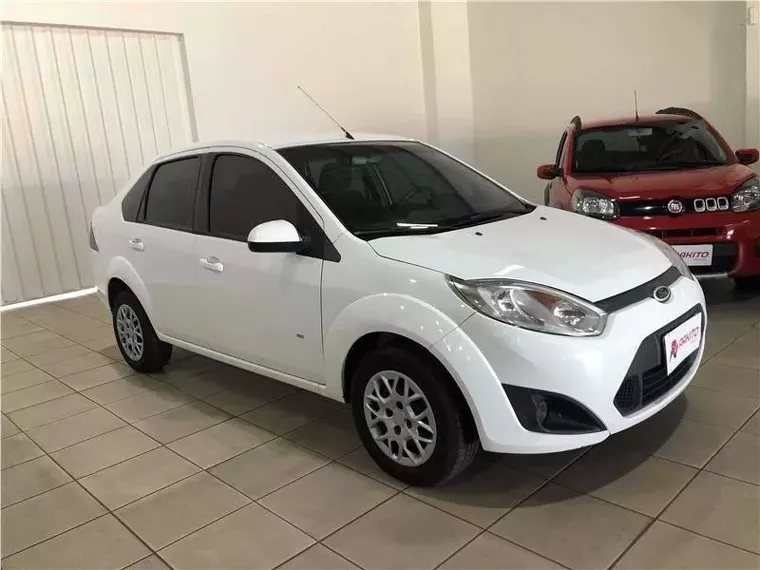 Ford Fiesta Branco 1