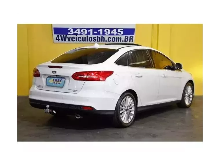 Ford Focus Branco 2