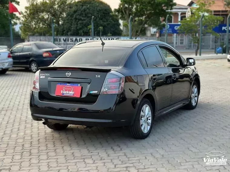 Nissan Sentra Preto 6