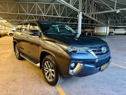 Toyota Hilux SW4