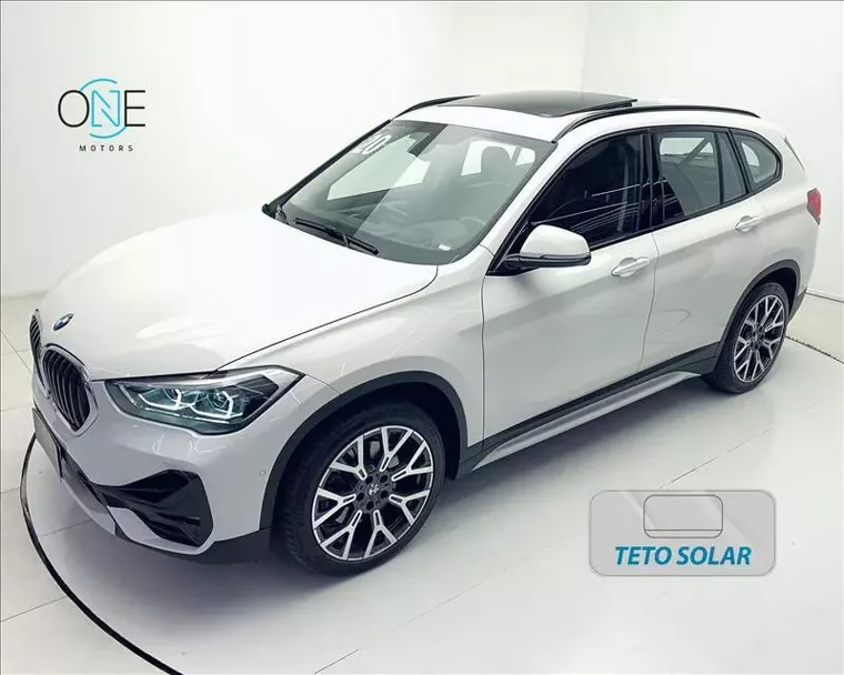 BMW X1 Branco 12