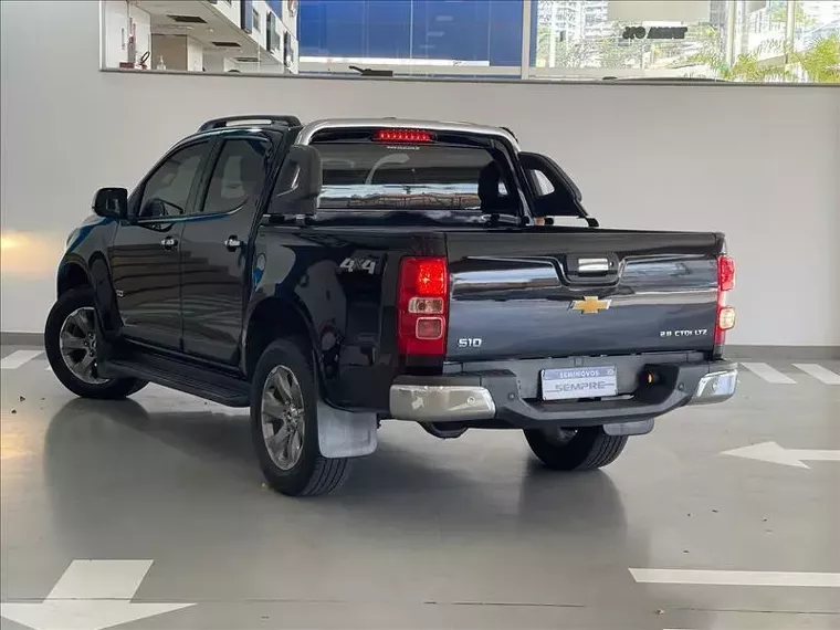 Chevrolet S10 Preto 3