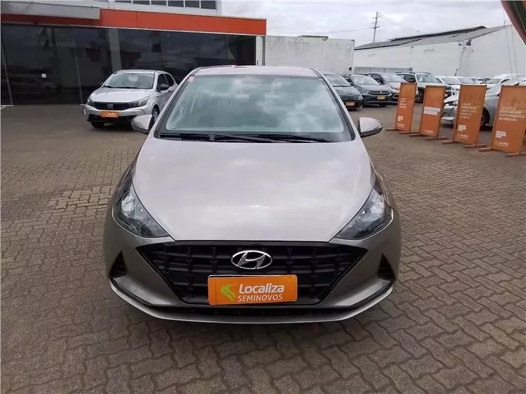 Hyundai HB20S Prata 1