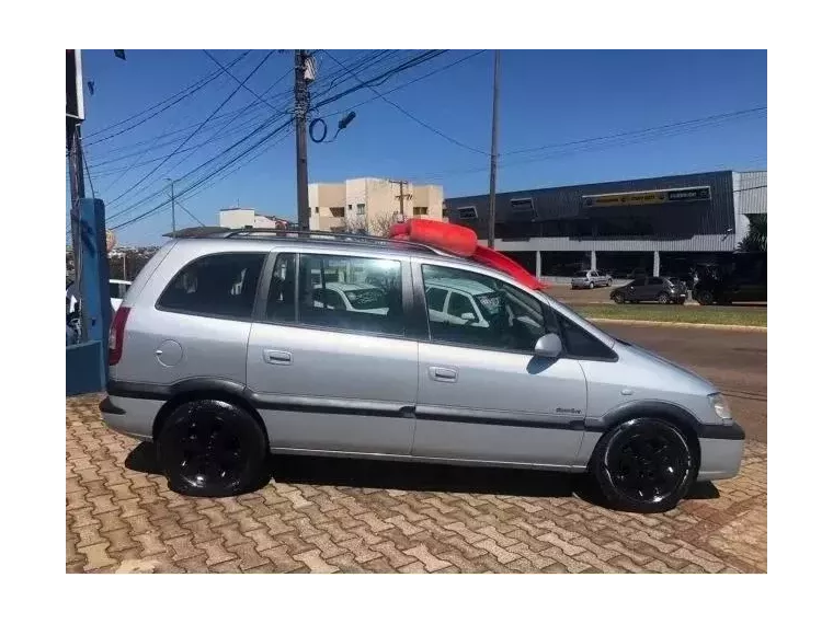 Chevrolet Zafira Prata 9