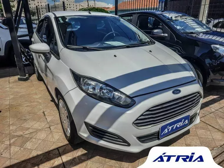 Ford Fiesta Branco 4