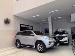 Toyota Hilux SW4