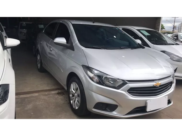 Chevrolet Prisma Prata 1