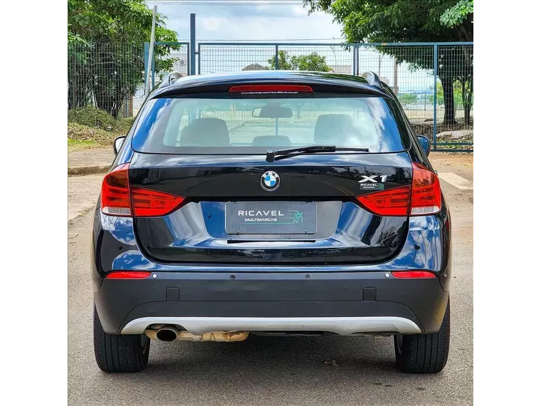 BMW X1 Preto 13