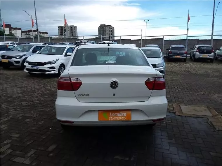 Volkswagen Voyage Branco 5