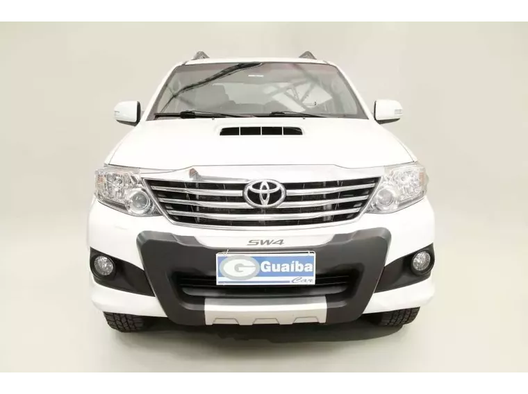 Toyota Hilux SW4 Branco 16