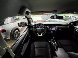 Toyota Hilux SW4