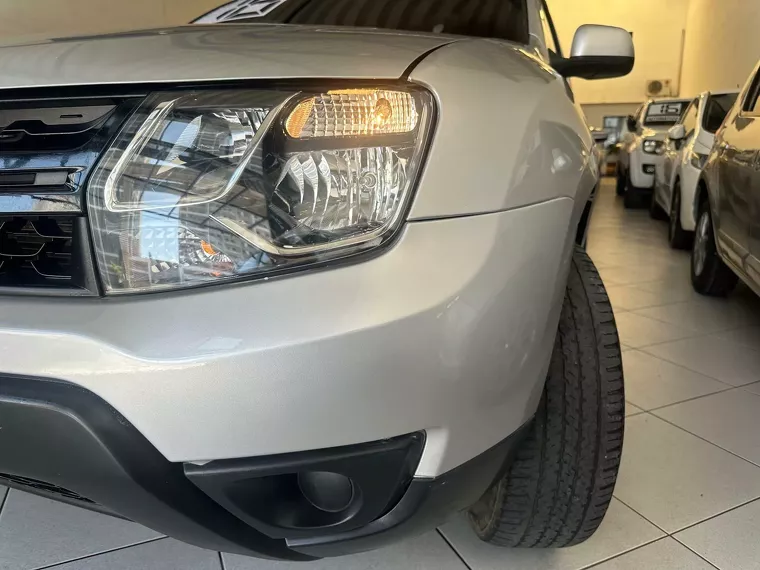 Renault Duster Prata 4