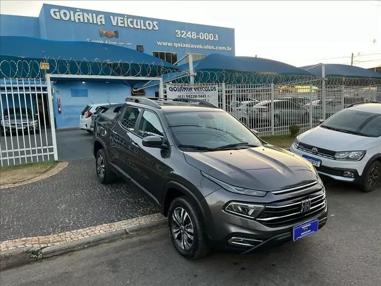 Fiat Toro Cinza 1