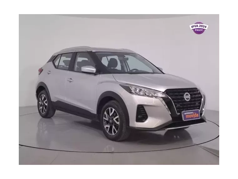 Nissan Kicks Prata 16