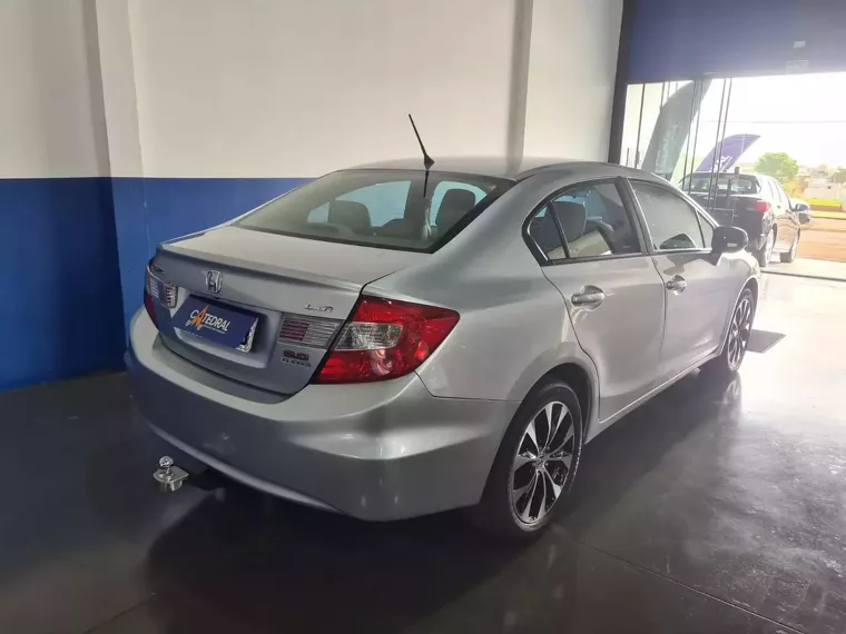 Honda Civic Prata 6